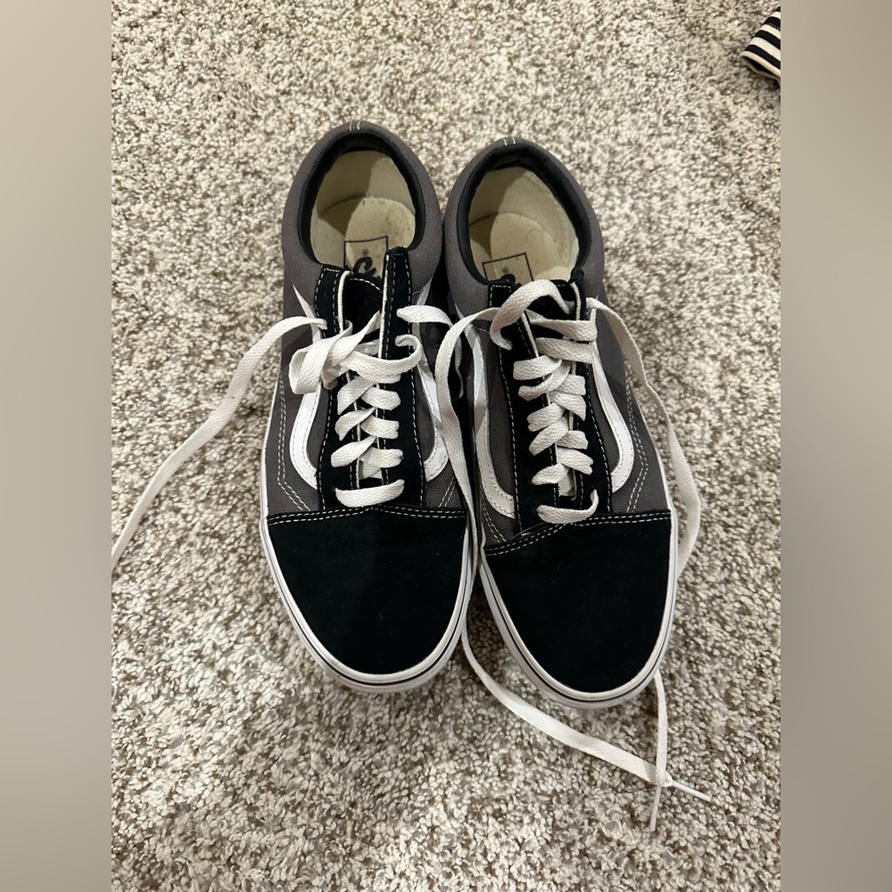 VANS Mens Laced Shoe Size 7.5 Grey and Black